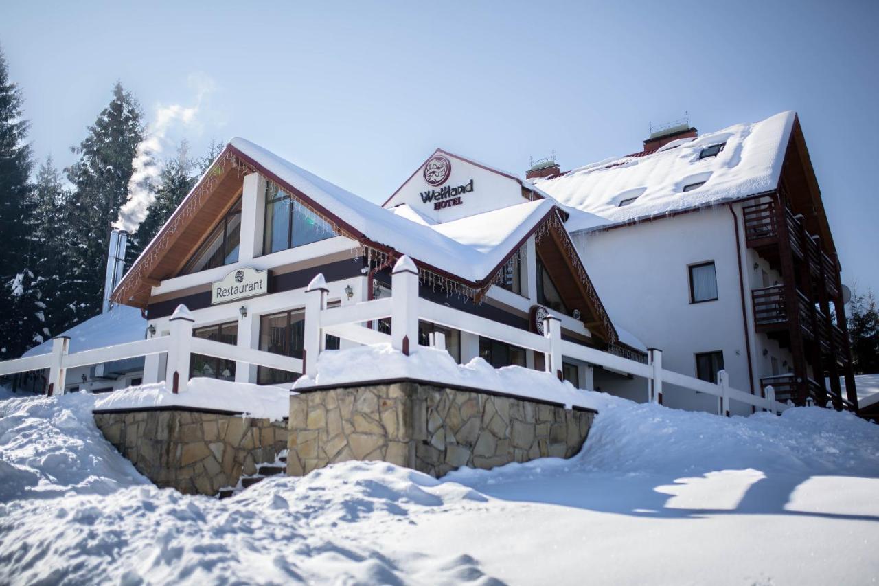 Wellland Hotel Yaremche Exterior photo