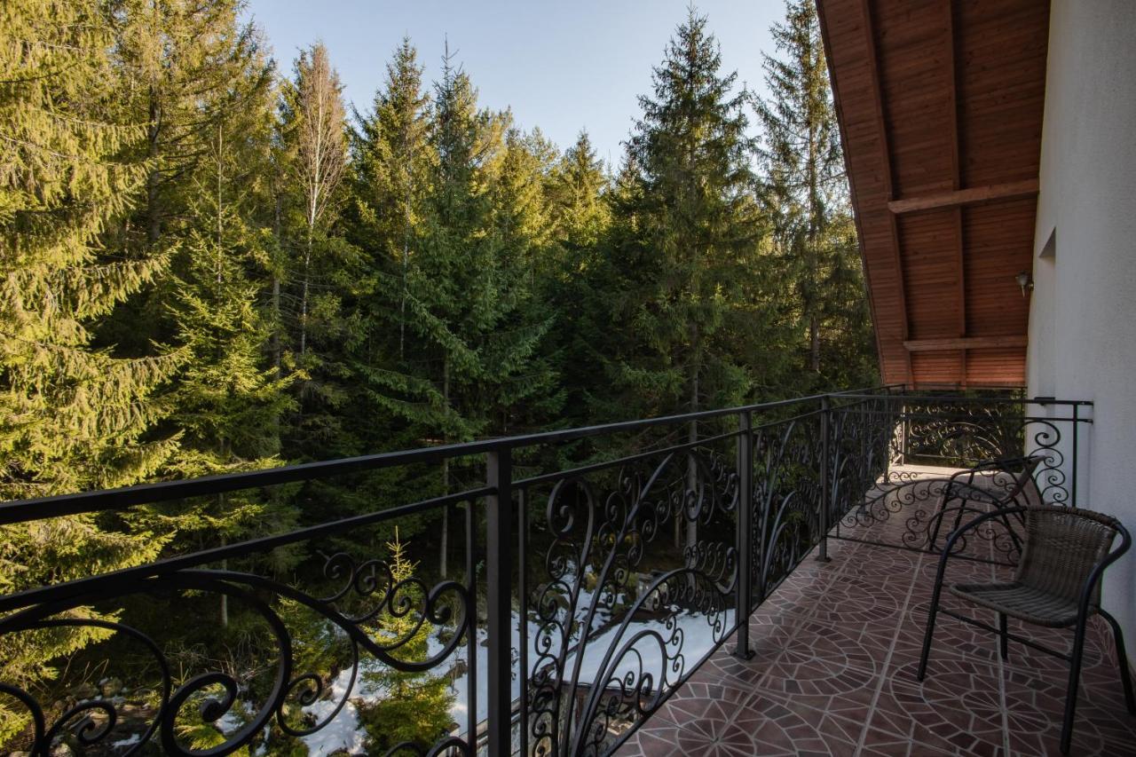 Wellland Hotel Yaremche Exterior photo
